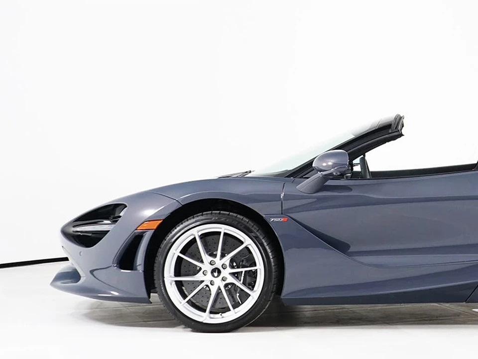 2026 McLaren 750S Spider - Image 13 of 29