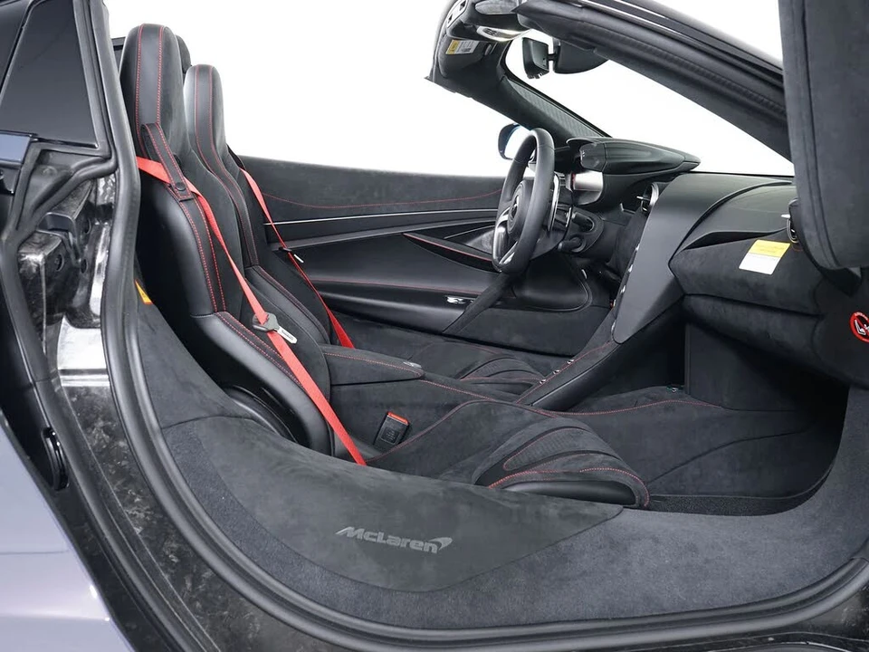 2026 McLaren 750S Spider - Image 29 of 29