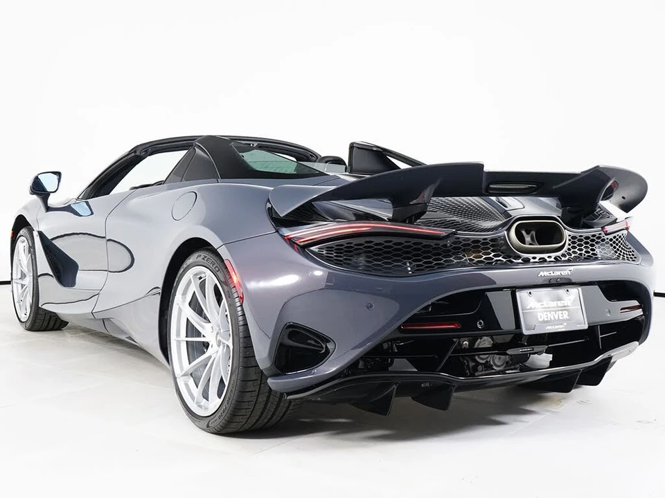 2026 McLaren 750S Spider - Image 19 of 29