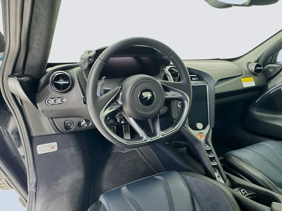 2026 McLaren 750S Spider - Image 21 of 26