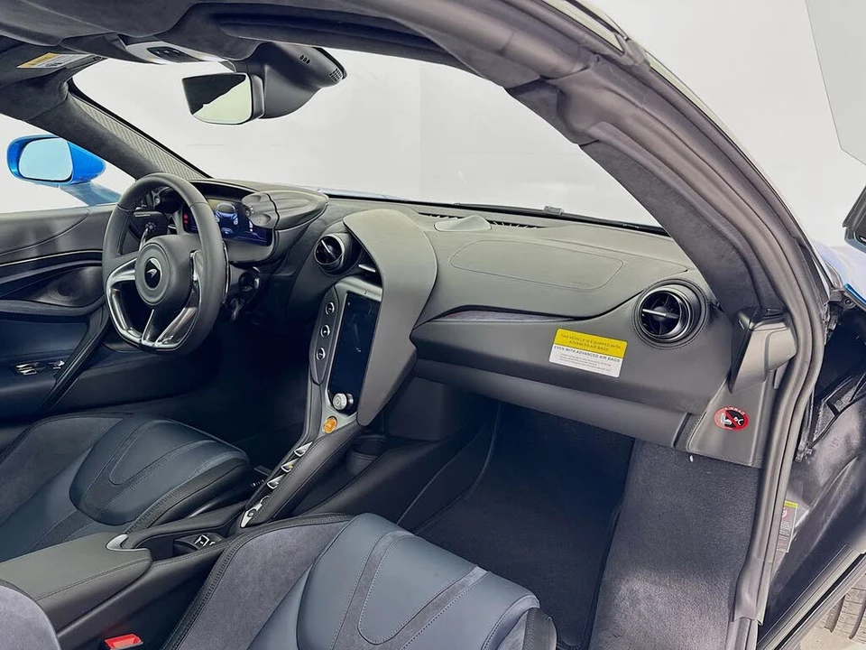 2026 McLaren 750S Spider - Image 24 of 26