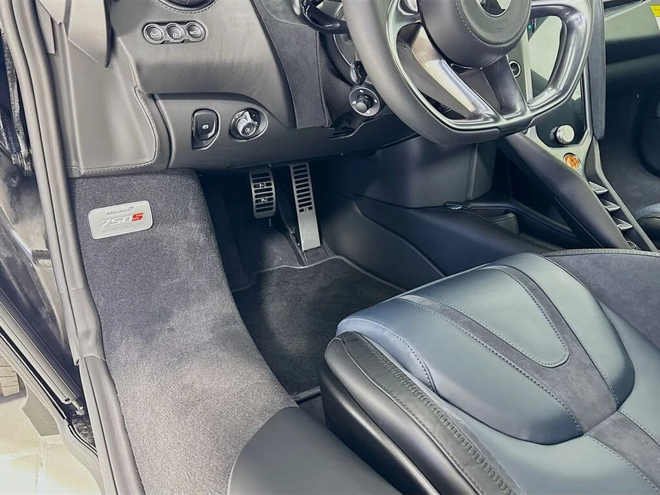 2026 McLaren 750S Spider - Image 22 of 26