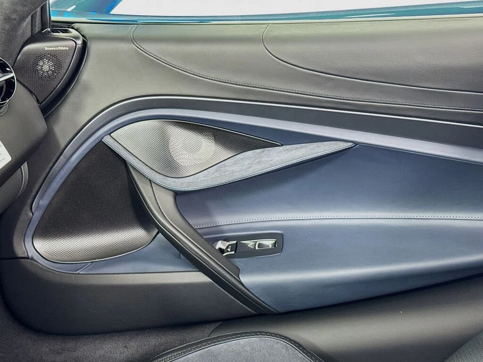 2026 McLaren 750S Spider - Image 15 of 26