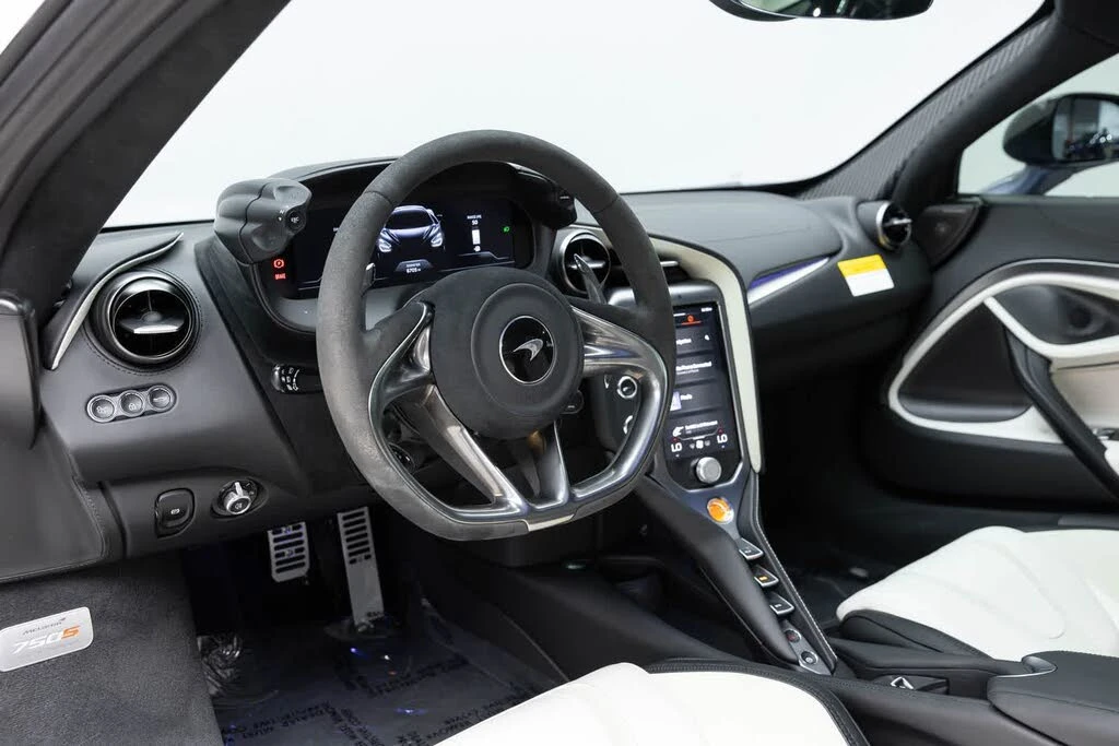 2026 McLaren 750S Spider - Image 2 of 31