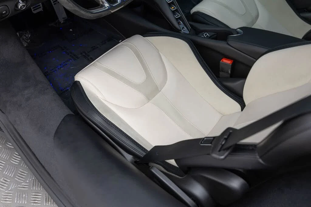 2026 McLaren 750S Spider - Image 23 of 31