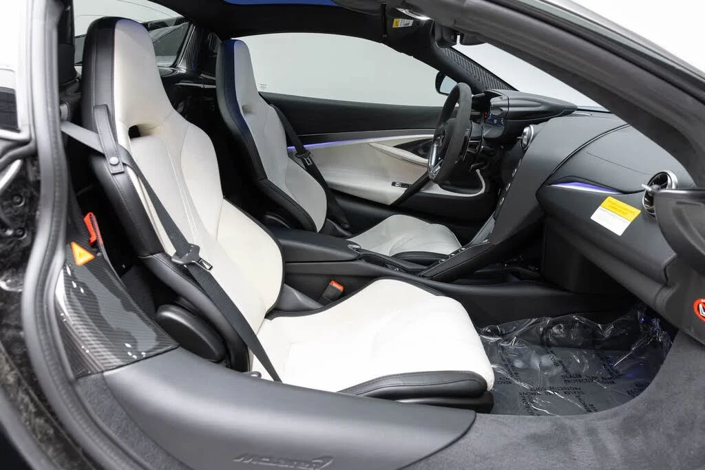 2026 McLaren 750S Spider - Image 12 of 31