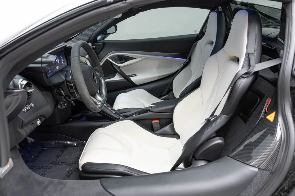 2026 McLaren 750S Spider - Image 11 of 31