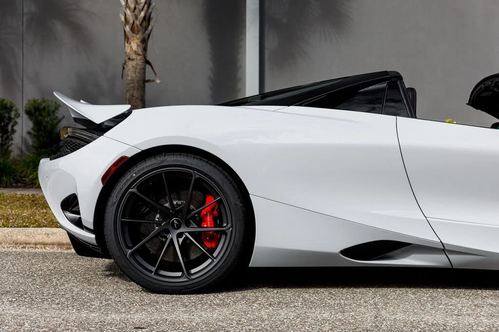 2026 McLaren 750S Spider - Image 8 of 31