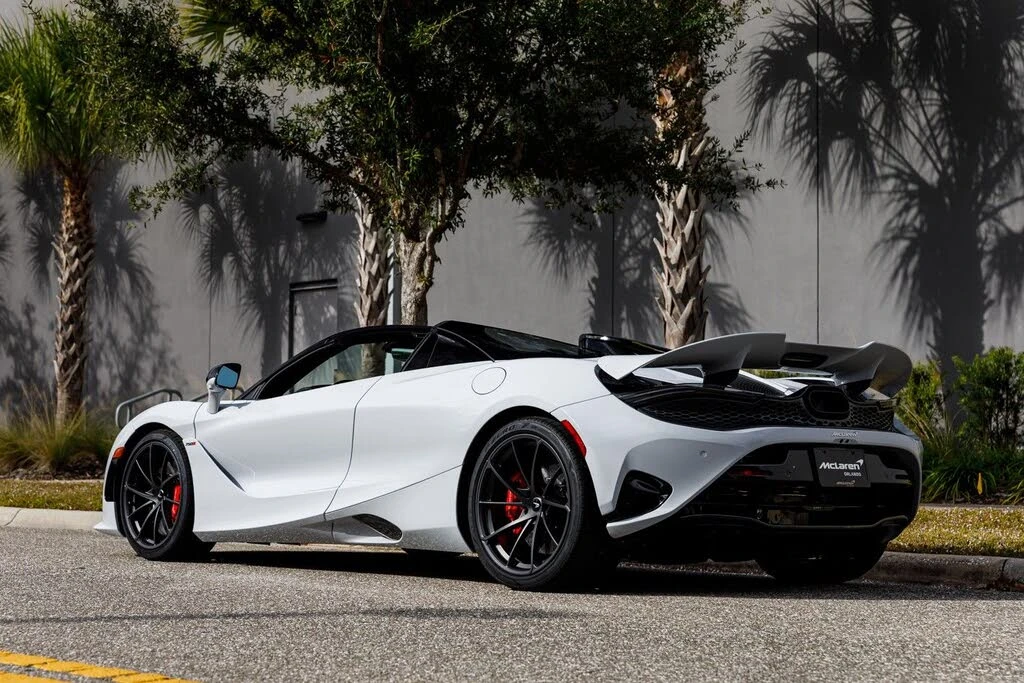 2026 McLaren 750S Spider - Image 17 of 31