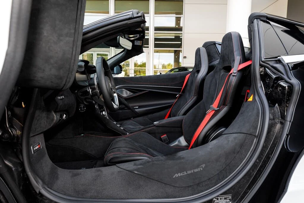 2026 McLaren 750S Spider - Image 30 of 31