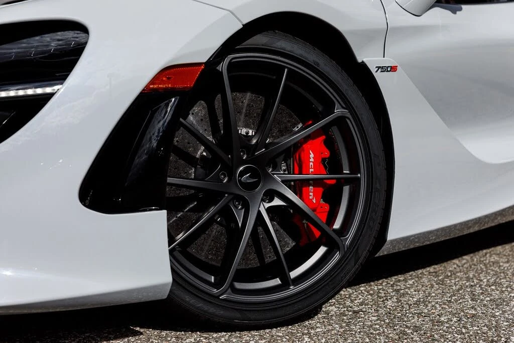 2026 McLaren 750S Spider - Image 14 of 31
