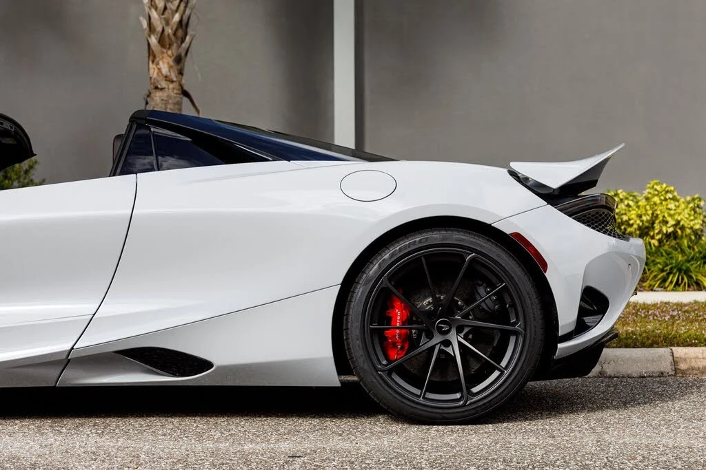 2026 McLaren 750S Spider - Image 20 of 31