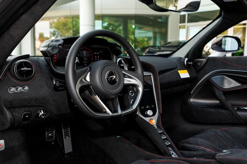 2026 McLaren 750S Spider - Image 28 of 31