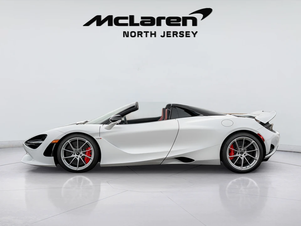 2026 McLaren 750S Spider - Image 16 of 31
