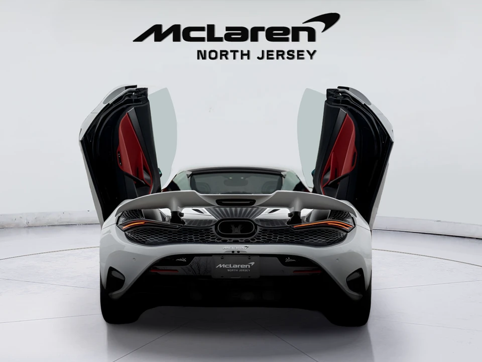 2026 McLaren 750S Spider - Image 13 of 31