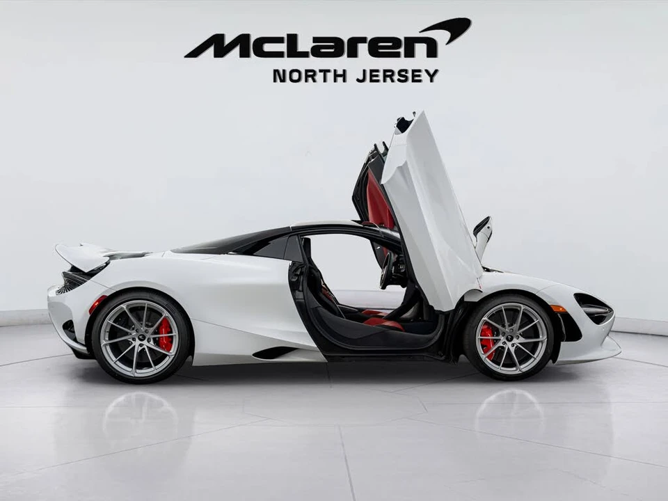 2026 McLaren 750S Spider - Image 9 of 31