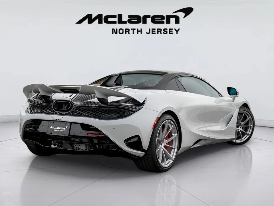 2026 McLaren 750S Spider - Image 10 of 31
