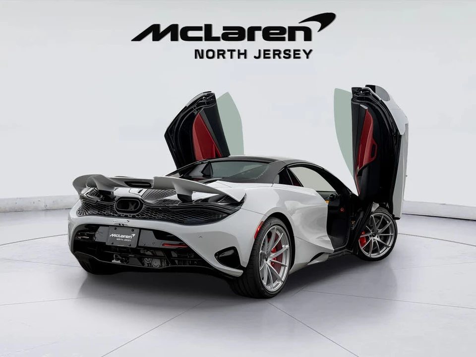 2026 McLaren 750S Spider - Image 11 of 31