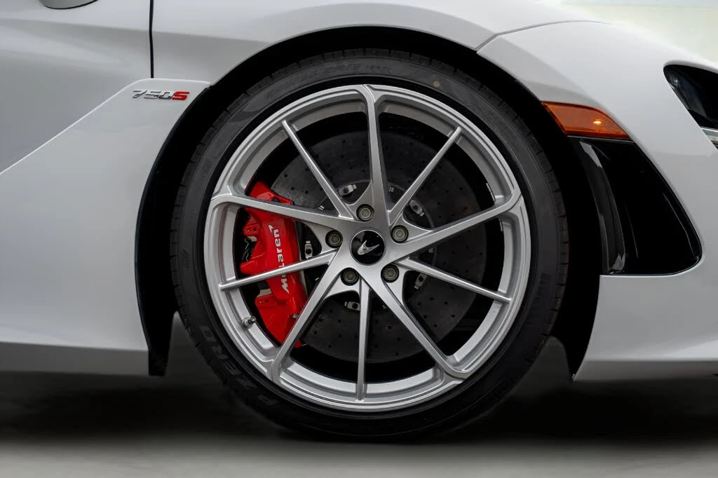 2026 McLaren 750S Spider - Image 21 of 31