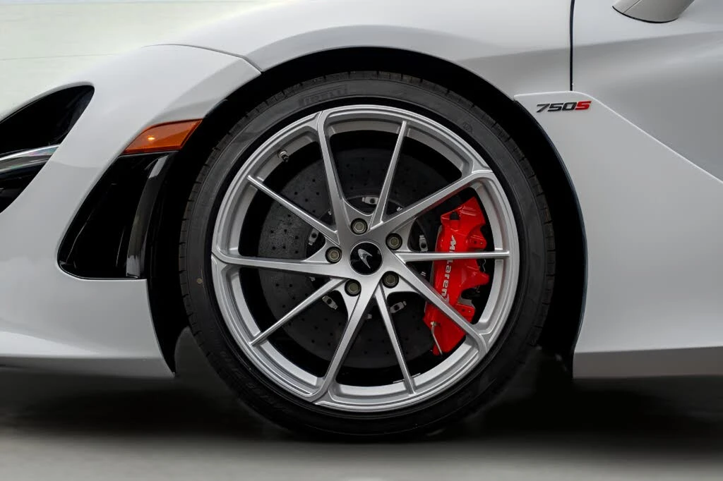 2026 McLaren 750S Spider - Image 19 of 31