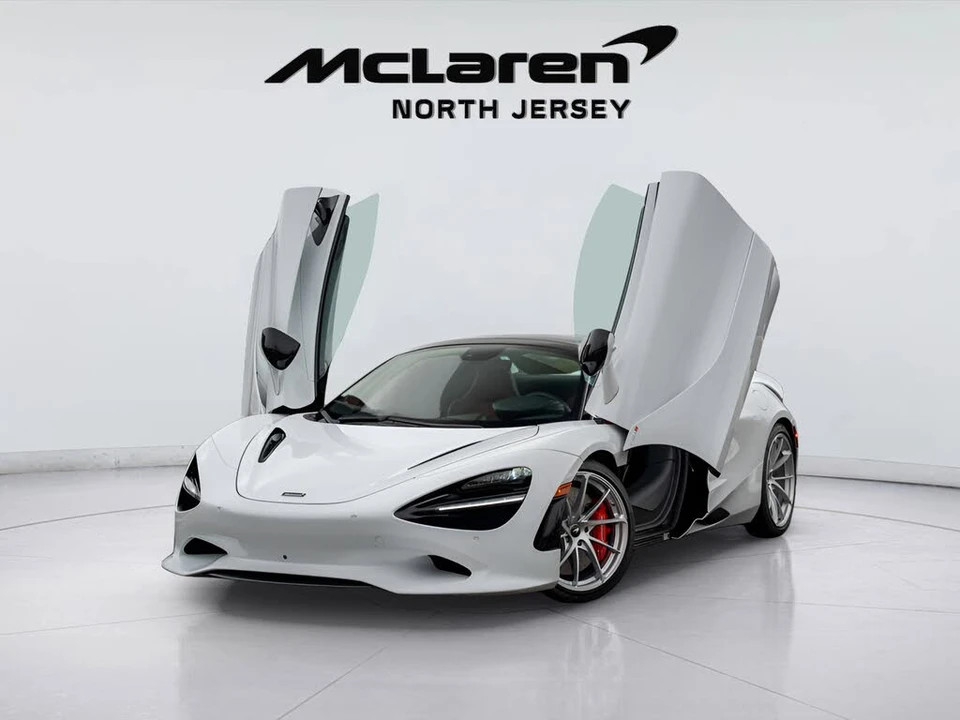 2026 McLaren 750S Spider - Image 3 of 31