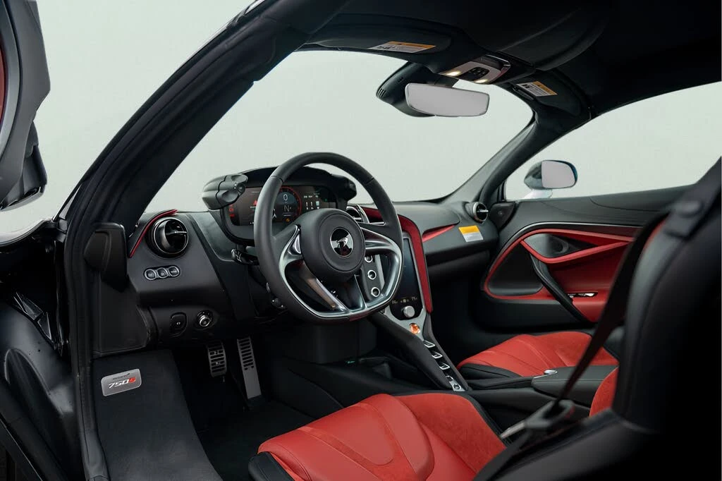 2026 McLaren 750S Spider - Image 27 of 31