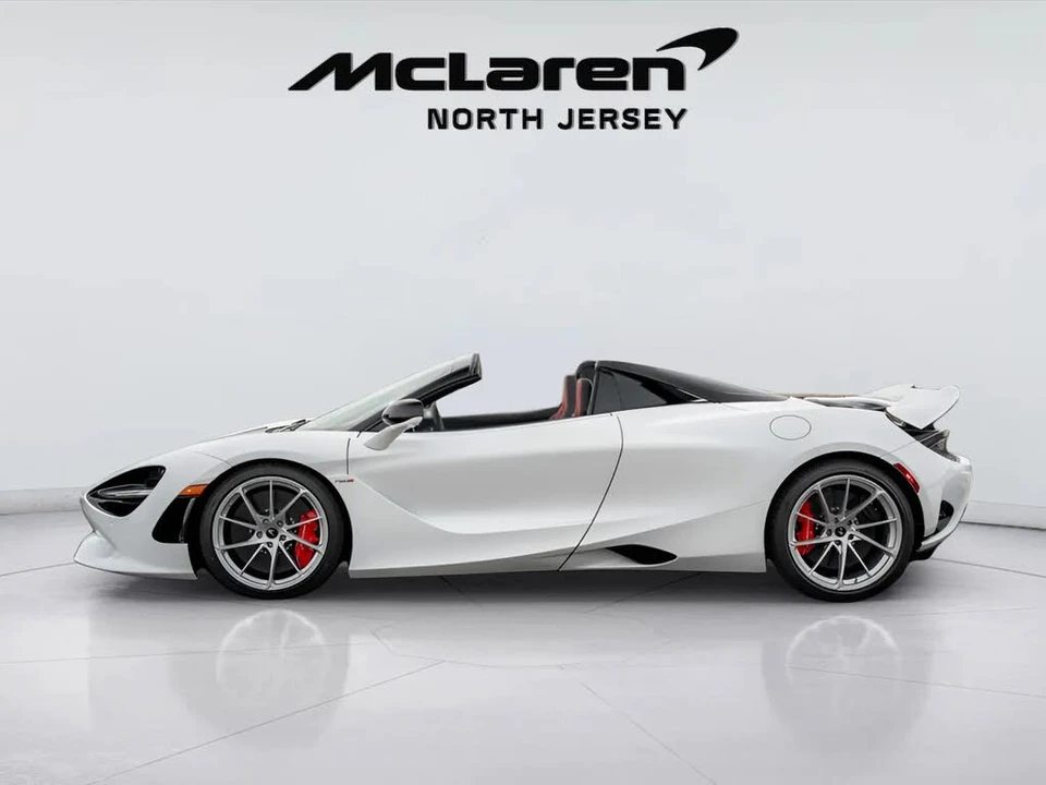 2026 McLaren 750S Spider - Image 16 of 31