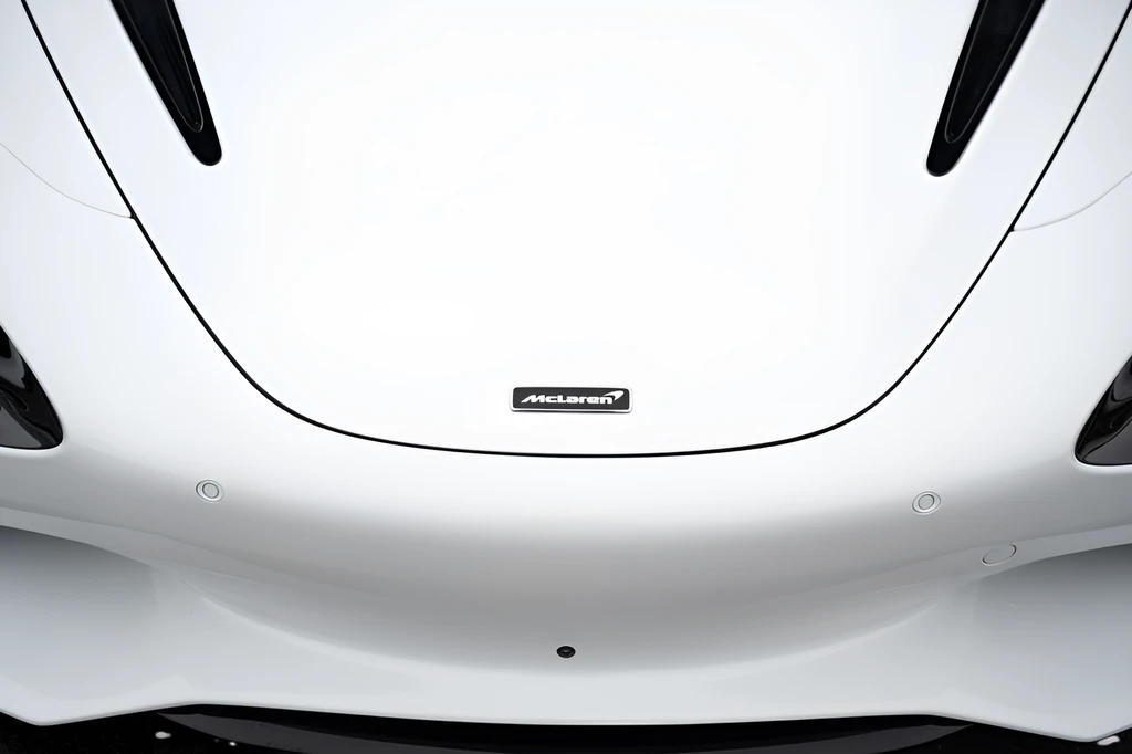 2026 McLaren 750S Spider - Image 25 of 31