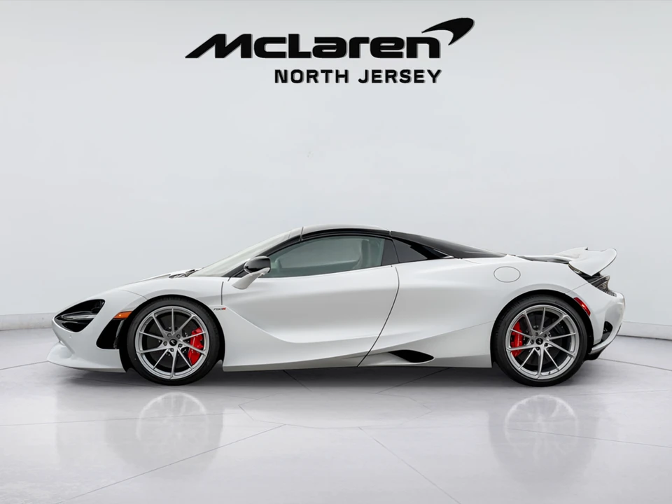 2026 McLaren 750S Spider - Image 17 of 31
