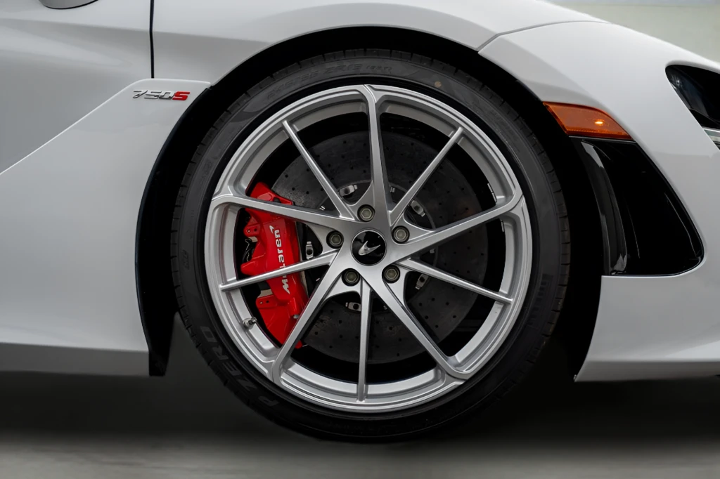 2026 McLaren 750S Spider - Image 21 of 31