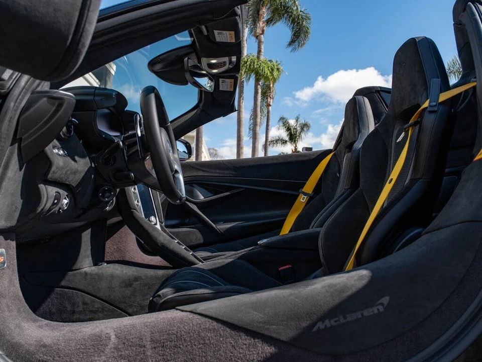 2026 McLaren 750S Spider - Image 30 of 31