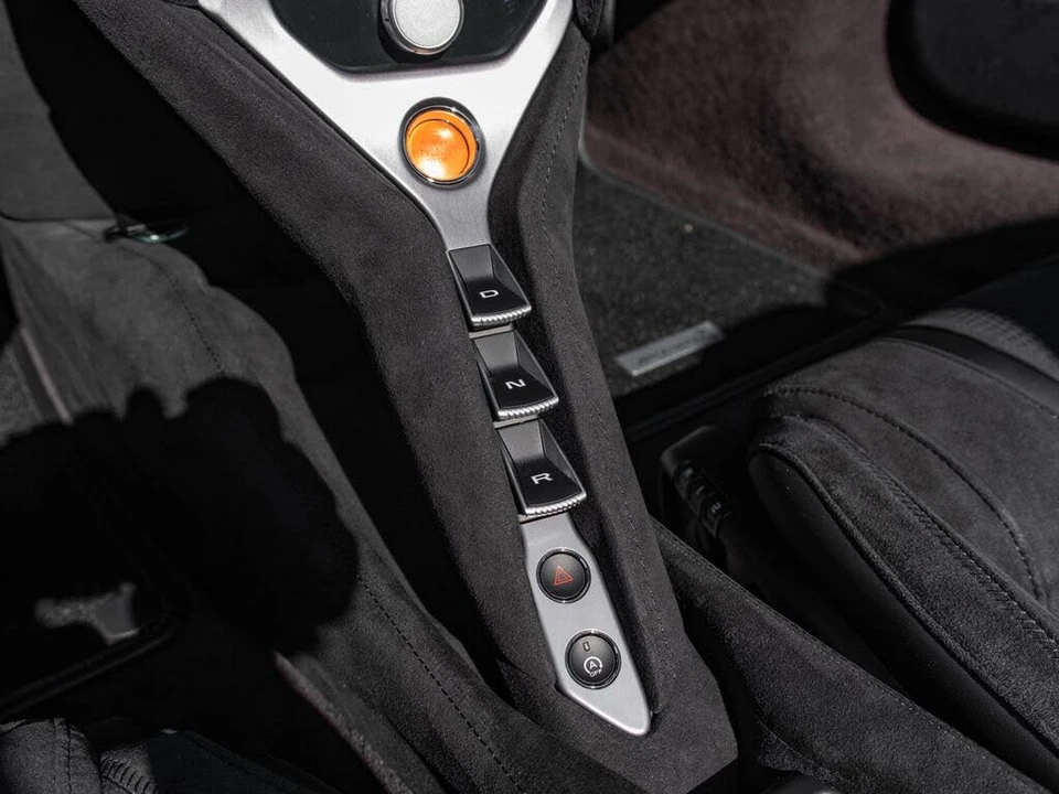 2026 McLaren 750S Spider - Image 25 of 31