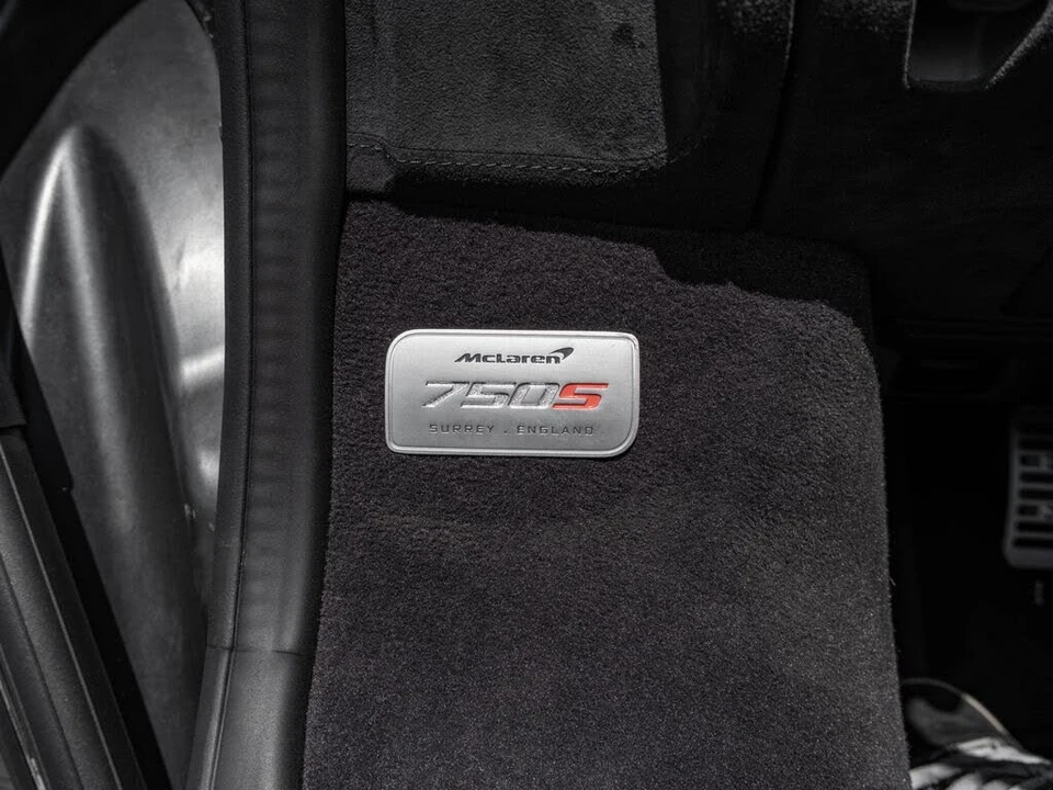 2026 McLaren 750S Spider - Image 29 of 31
