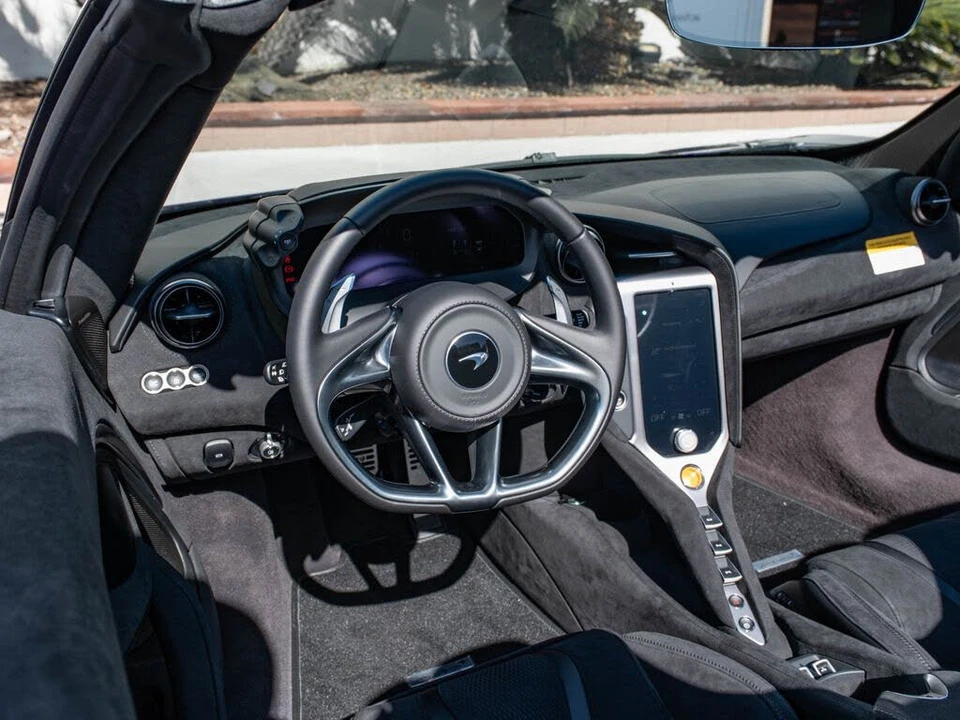 2026 McLaren 750S Spider - Image 9 of 31