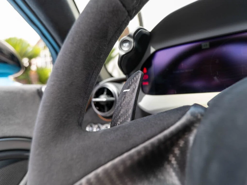 2026 McLaren 750S Spider - Image 14 of 31