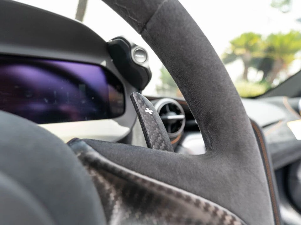 2026 McLaren 750S Spider - Image 12 of 31