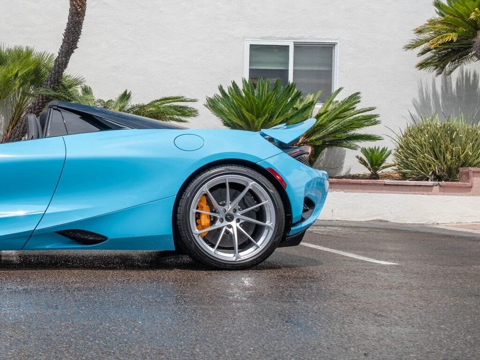 2026 McLaren 750S Spider - Image 26 of 31