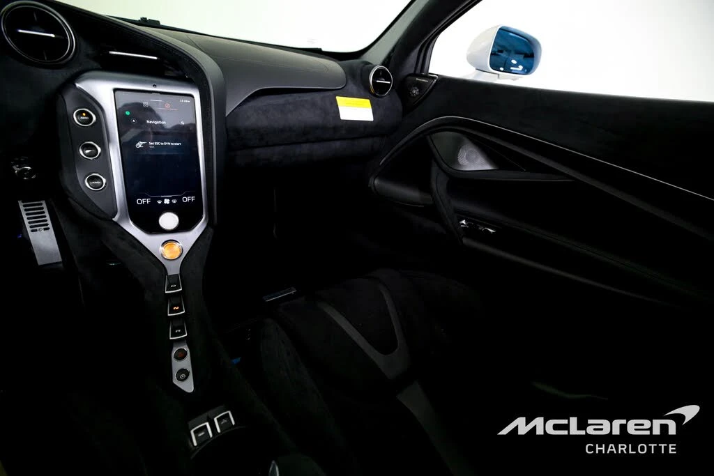 2026 McLaren 750S Spider - Image 16 of 31