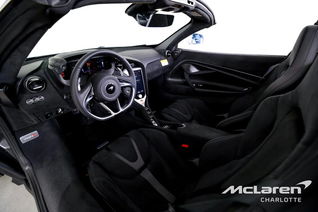 2026 McLaren 750S Spider - Image 14 of 31