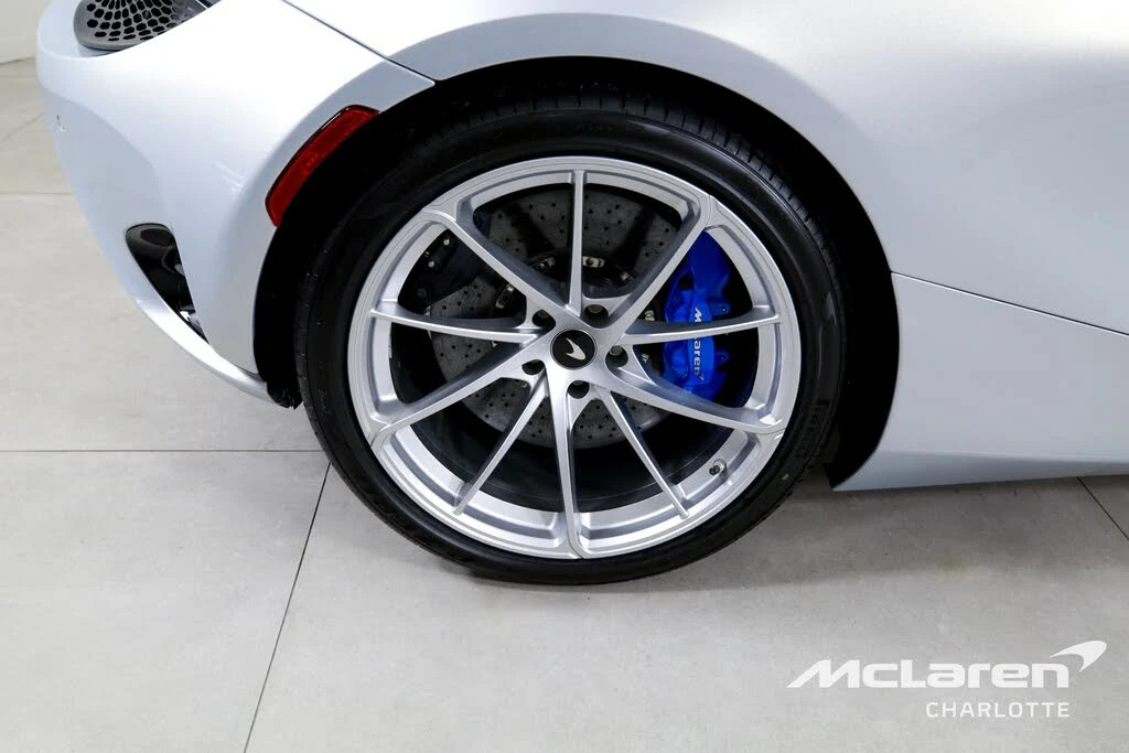2026 McLaren 750S Spider - Image 27 of 31