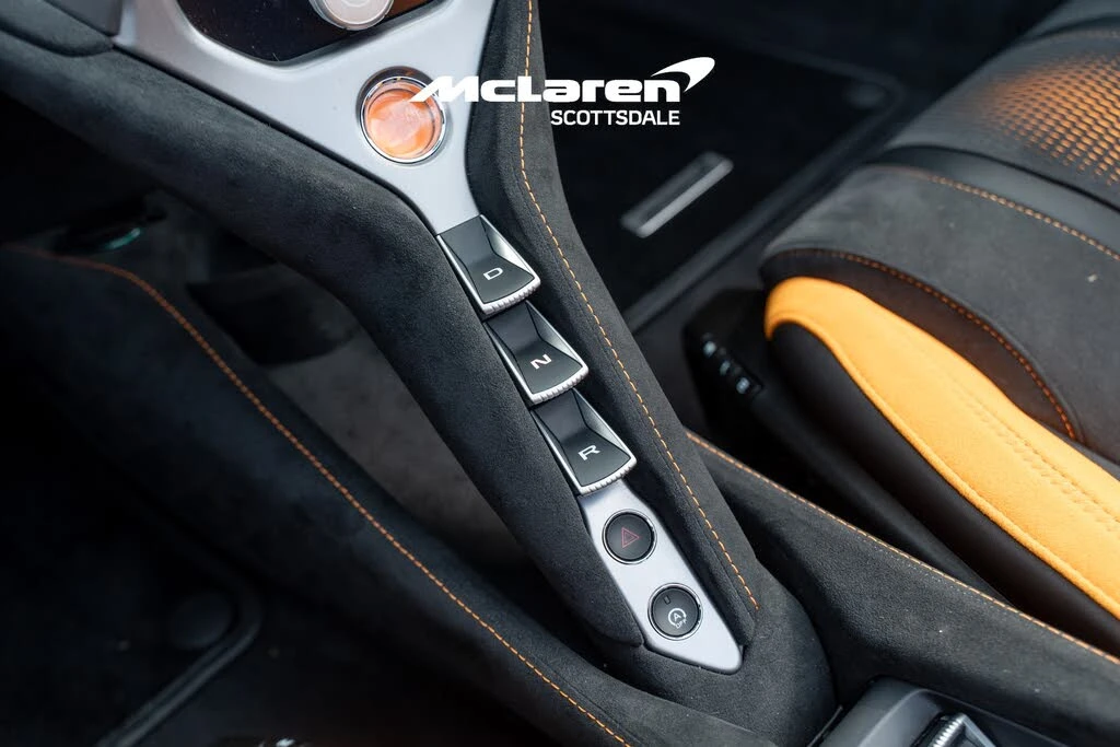 2026 McLaren 750S Spider - Image 16 of 31