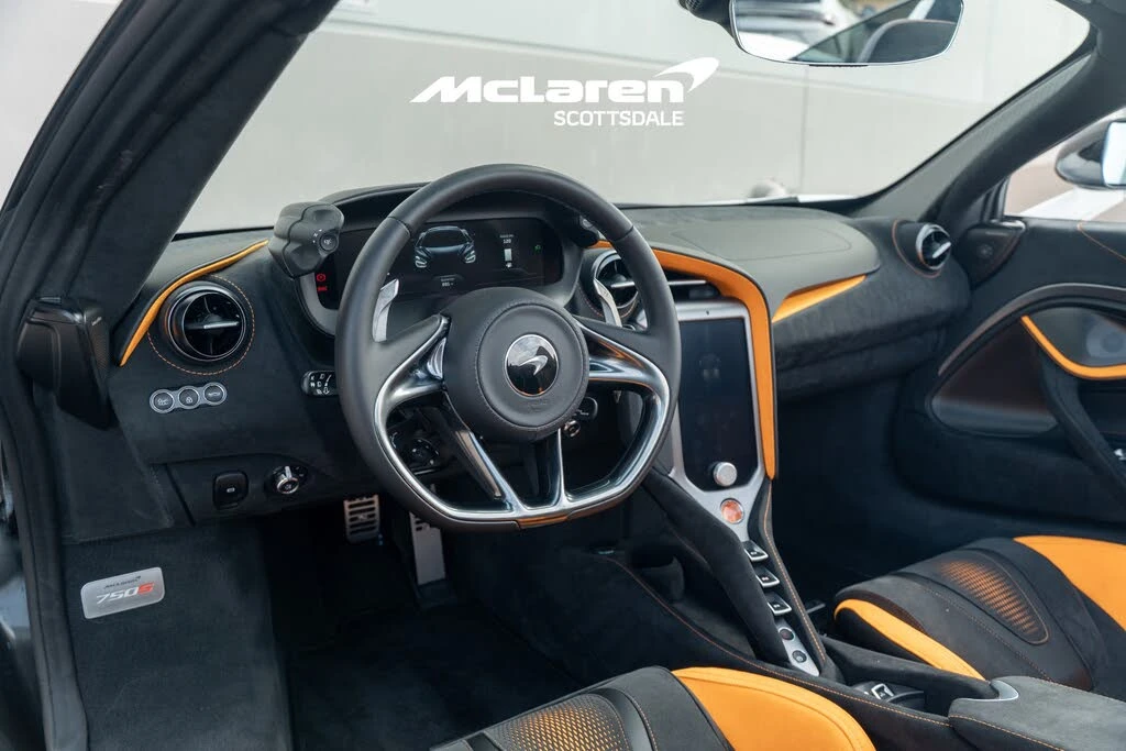 2026 McLaren 750S Spider - Image 13 of 31