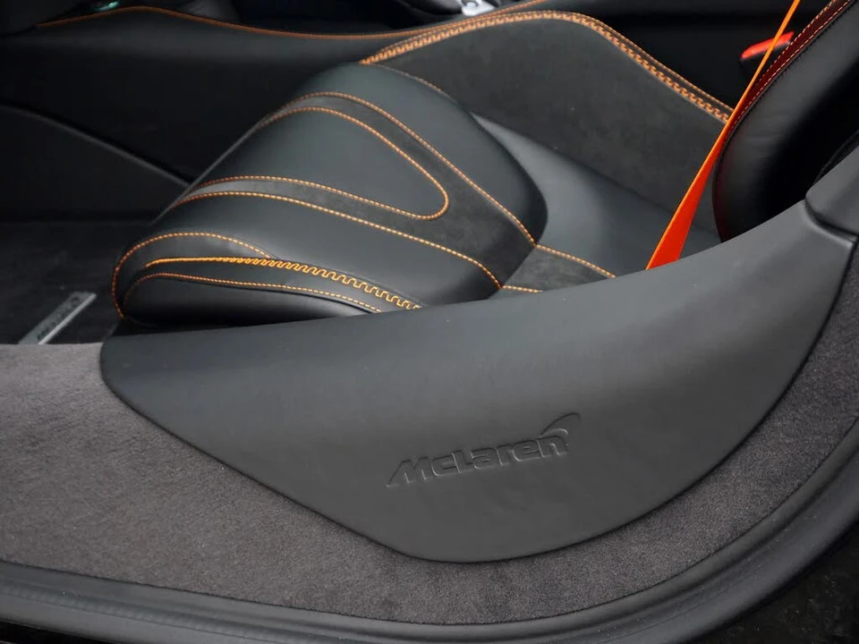 2026 McLaren 750S Spider - Image 21 of 29