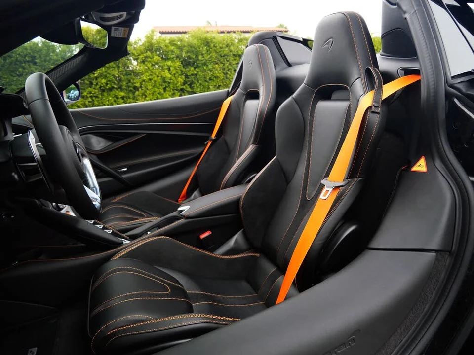 2026 McLaren 750S Spider - Image 24 of 29