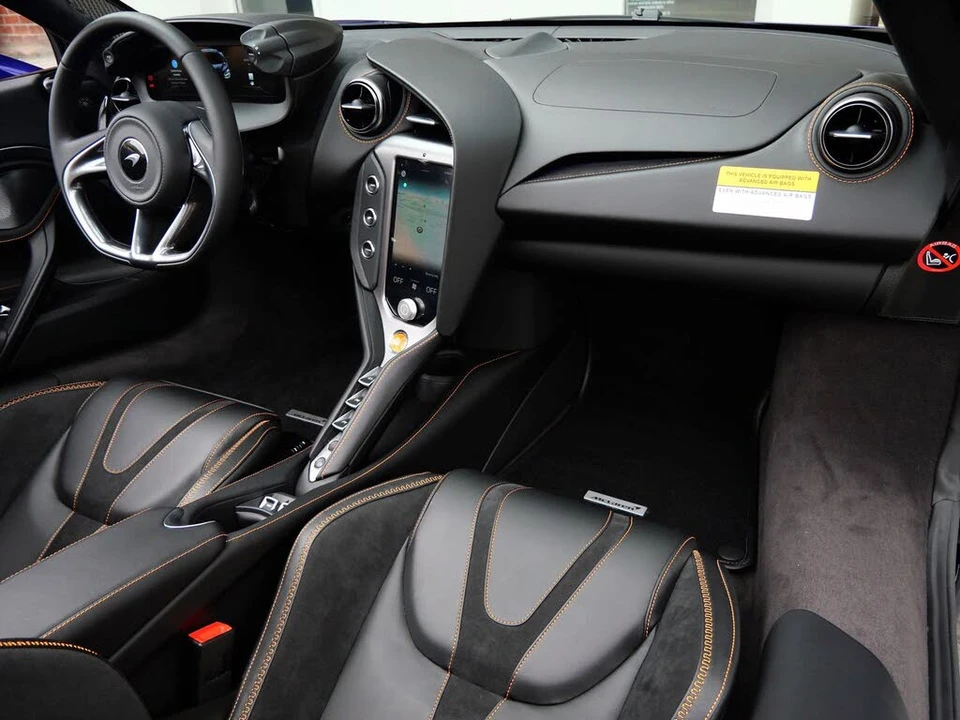 2026 McLaren 750S Spider - Image 10 of 29