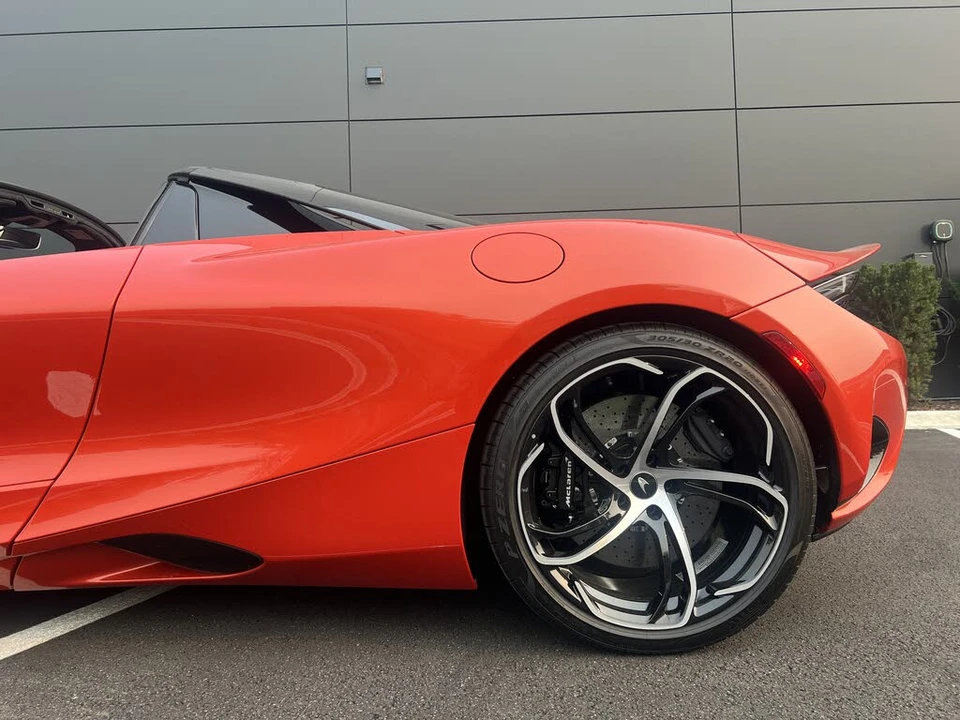 2026 McLaren 750S Spider - Image 19 of 20