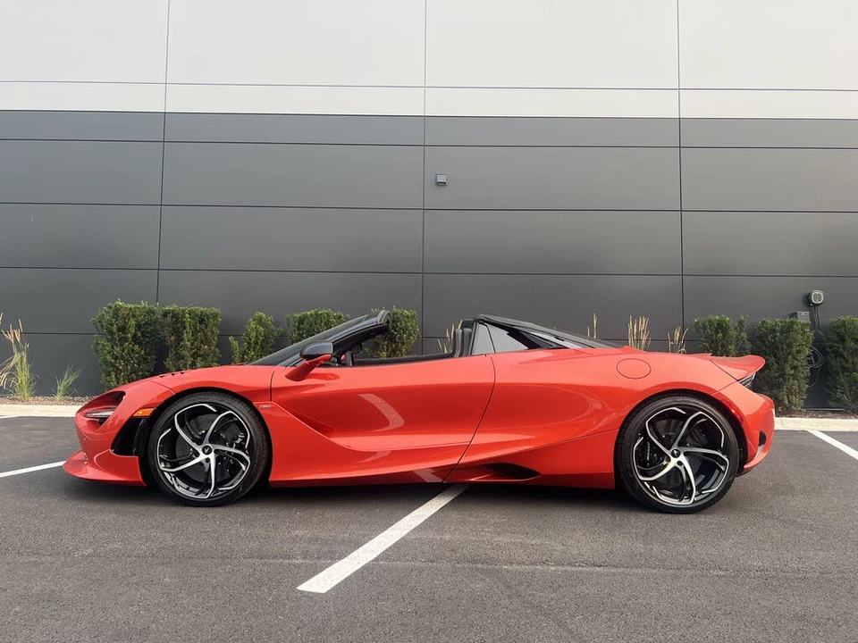 2026 McLaren 750S Spider - Image 3 of 20