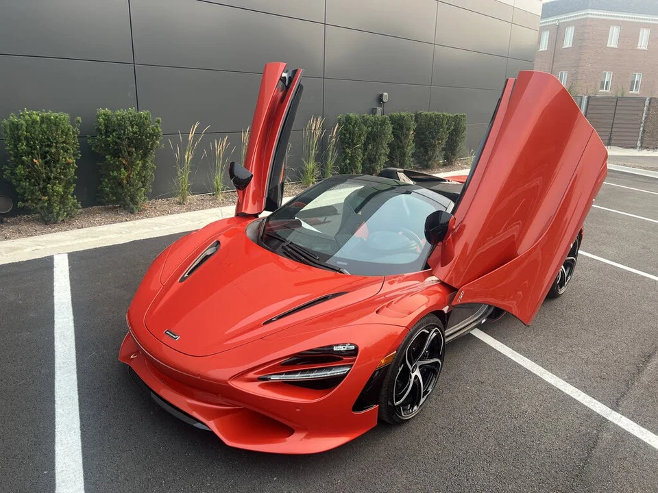 2026 McLaren 750S Spider - Image 11 of 20