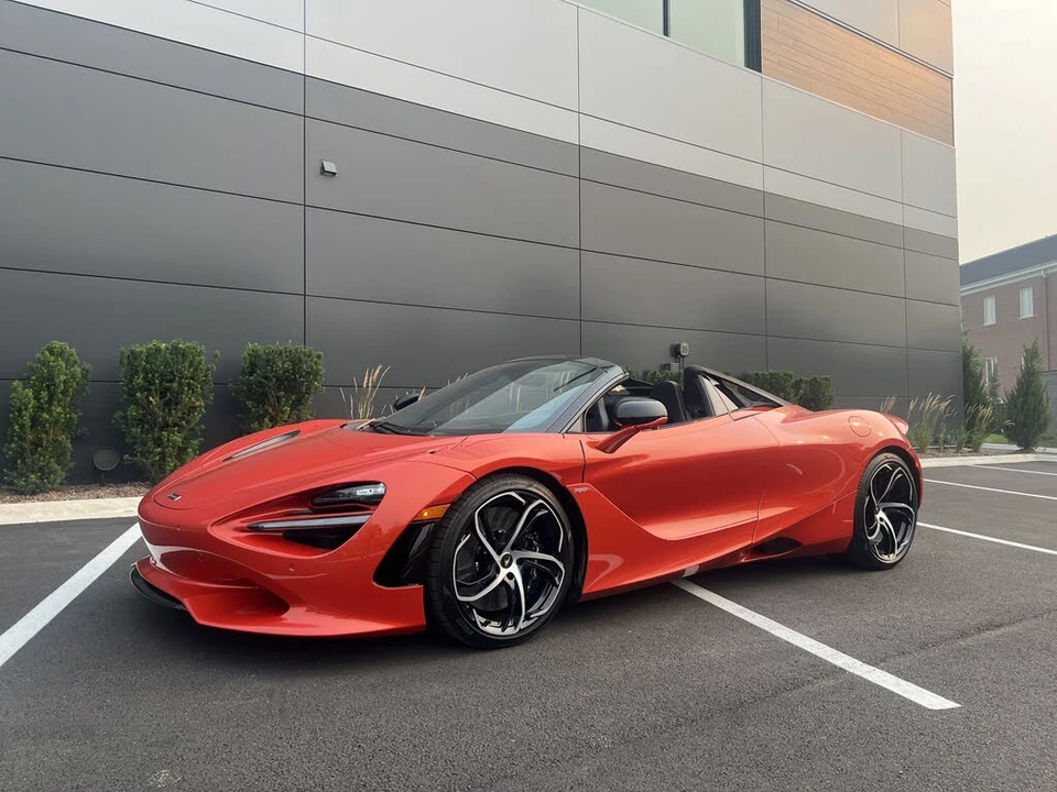 2026 McLaren 750S Spider - Image 5 of 20