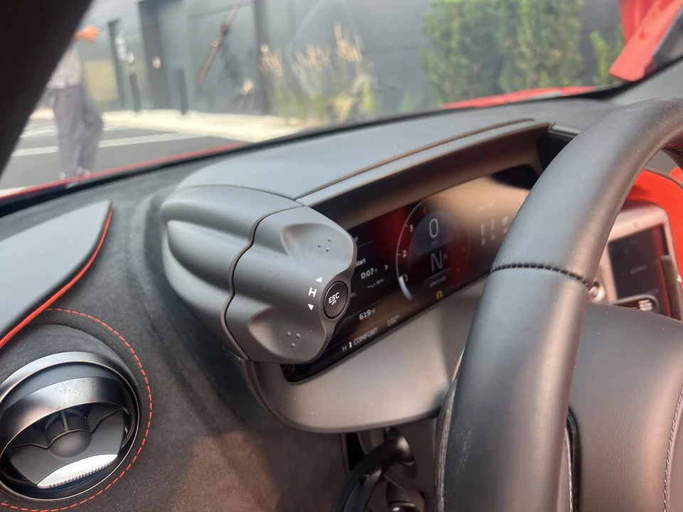 2026 McLaren 750S Spider - Image 15 of 20